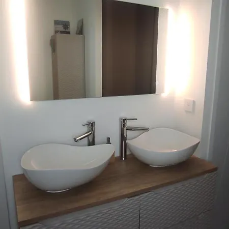 Climatisee 8 Personnes, Spa, Velos Proche Centre Et Le Fenouiller